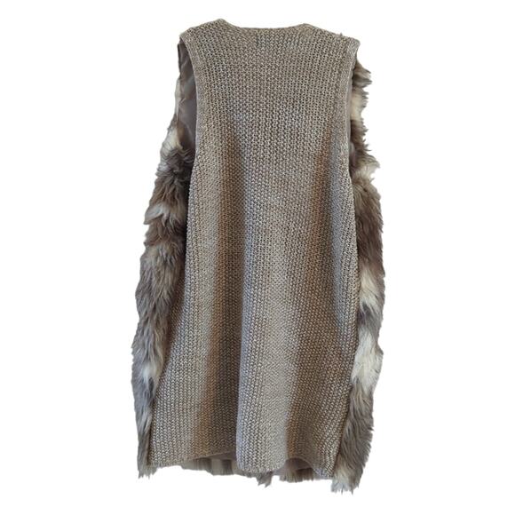 EUC Almost Famous Faux Fur Vest, M - Picture 5 of 5
